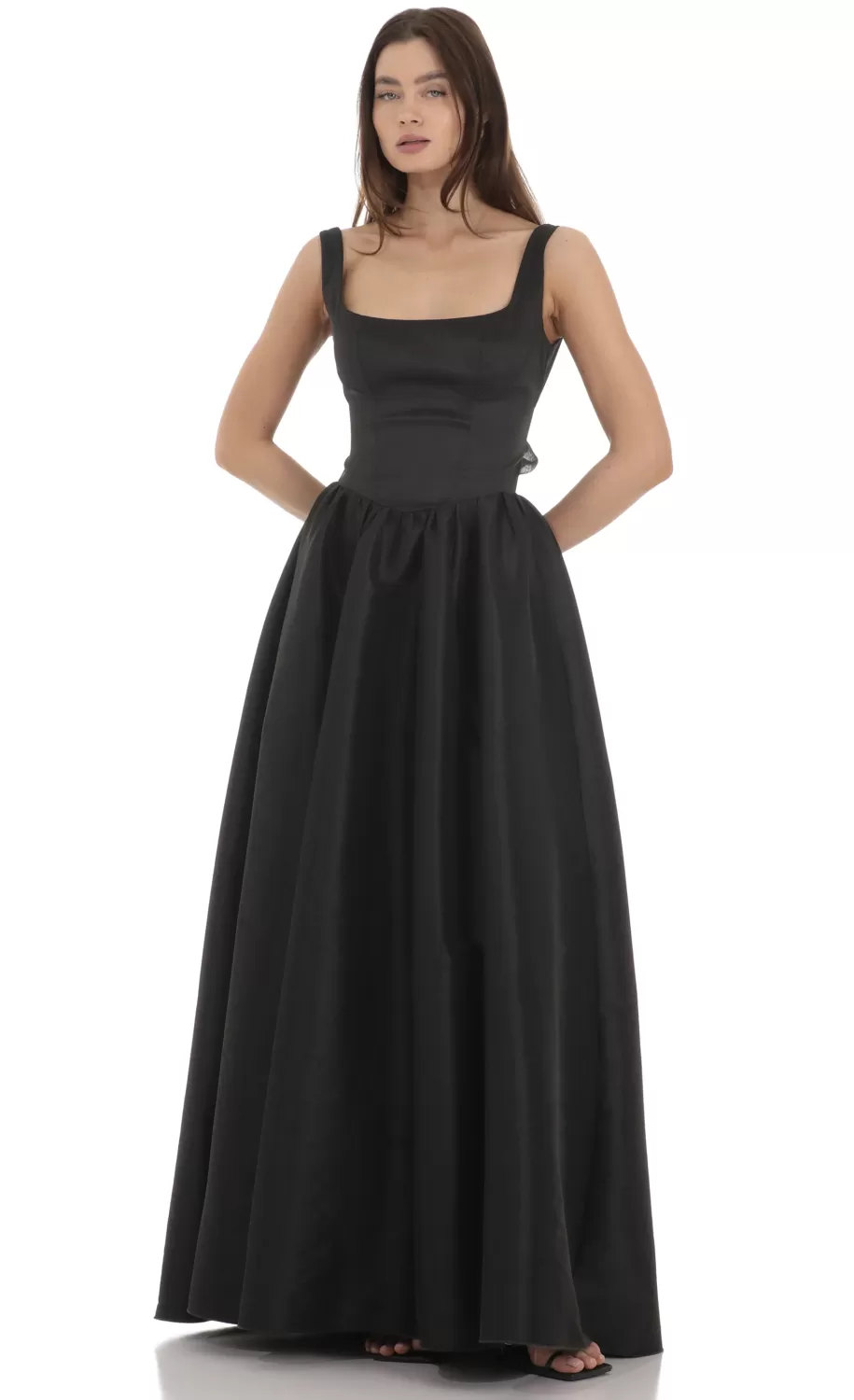 Back Bow Gown In Black^LUCY IN THE SKY Flash Sale