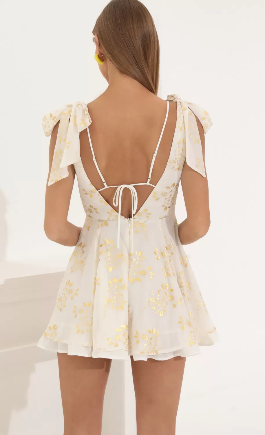 Chiffon Fit And Flare Dress In Gold Foil^LUCY IN THE SKY Sale