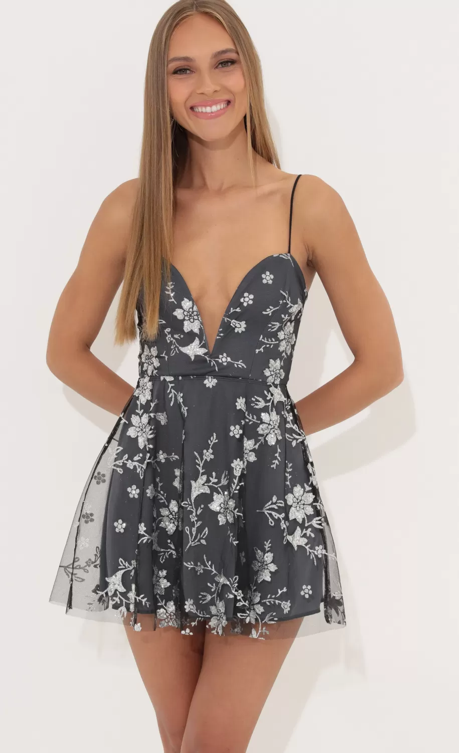 Glitter Sequin Fit And Flare Dress In Black^LUCY IN THE SKY Best Sale