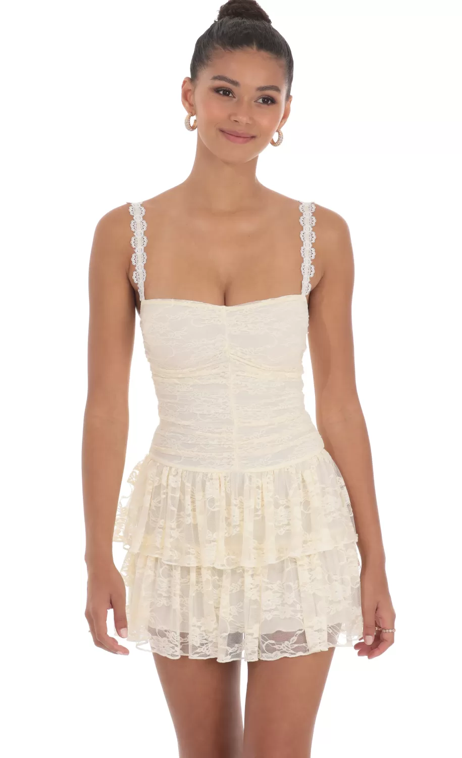 Lace Ruched Ruffle Dress In Cream^LUCY IN THE SKY New