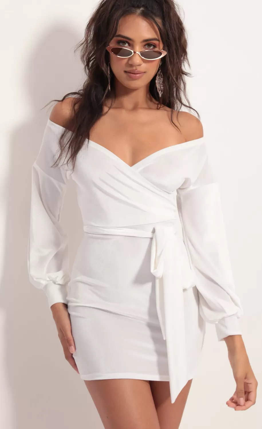 Off Shoulder Velvet Dress In White^LUCY IN THE SKY Best