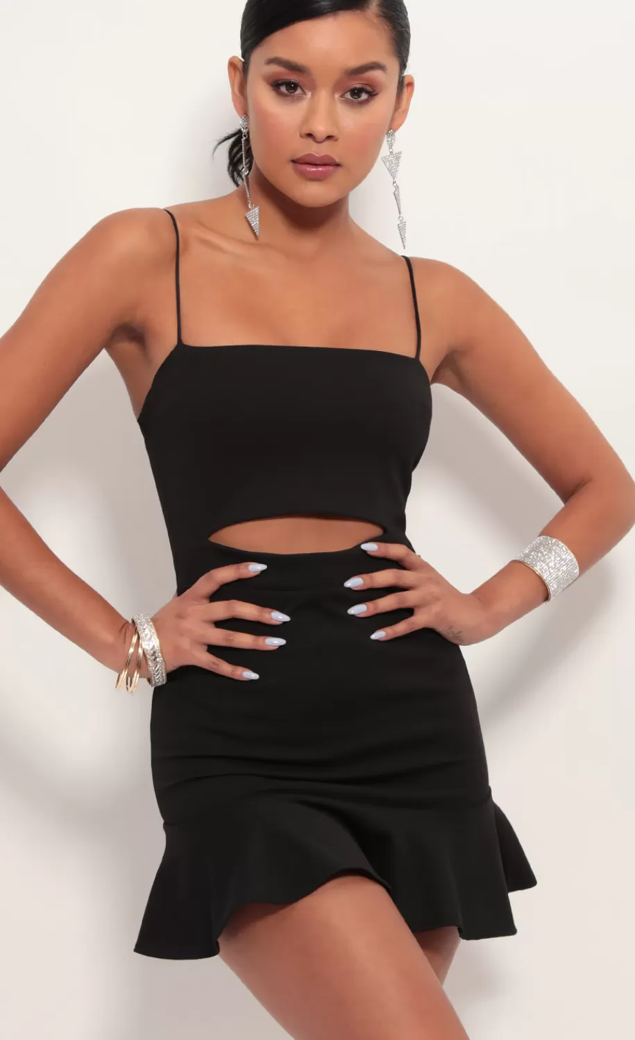 Reilly Cutout Ruffle Dress In Black^LUCY IN THE SKY Best