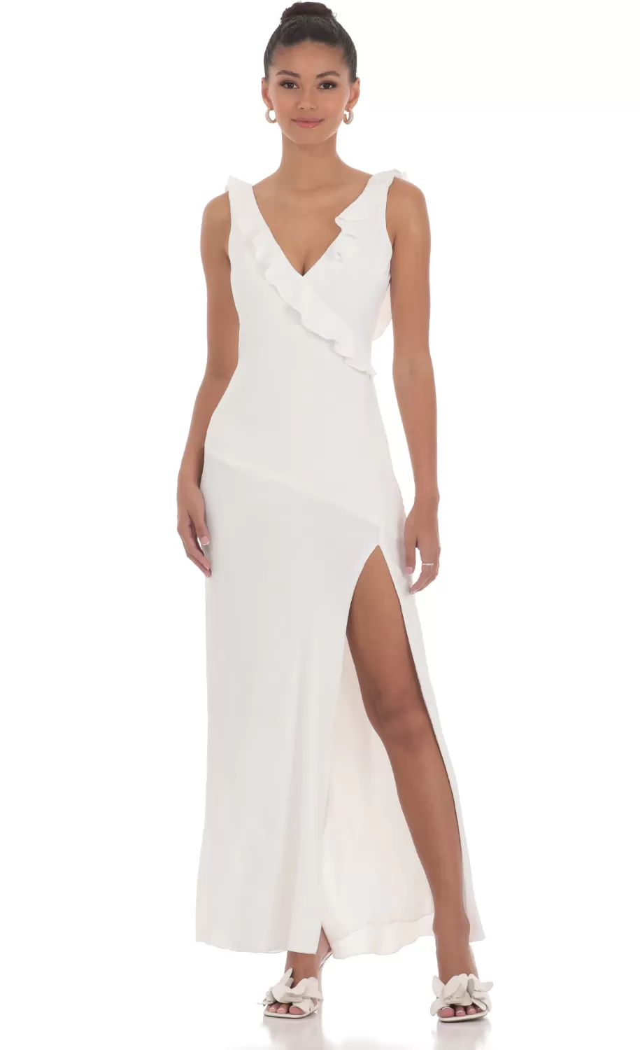 V-Neck Open Back Maxi Dress In White^LUCY IN THE SKY Cheap